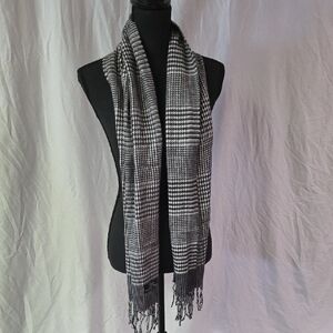 Cejon Black and White Houndstooth Scarf